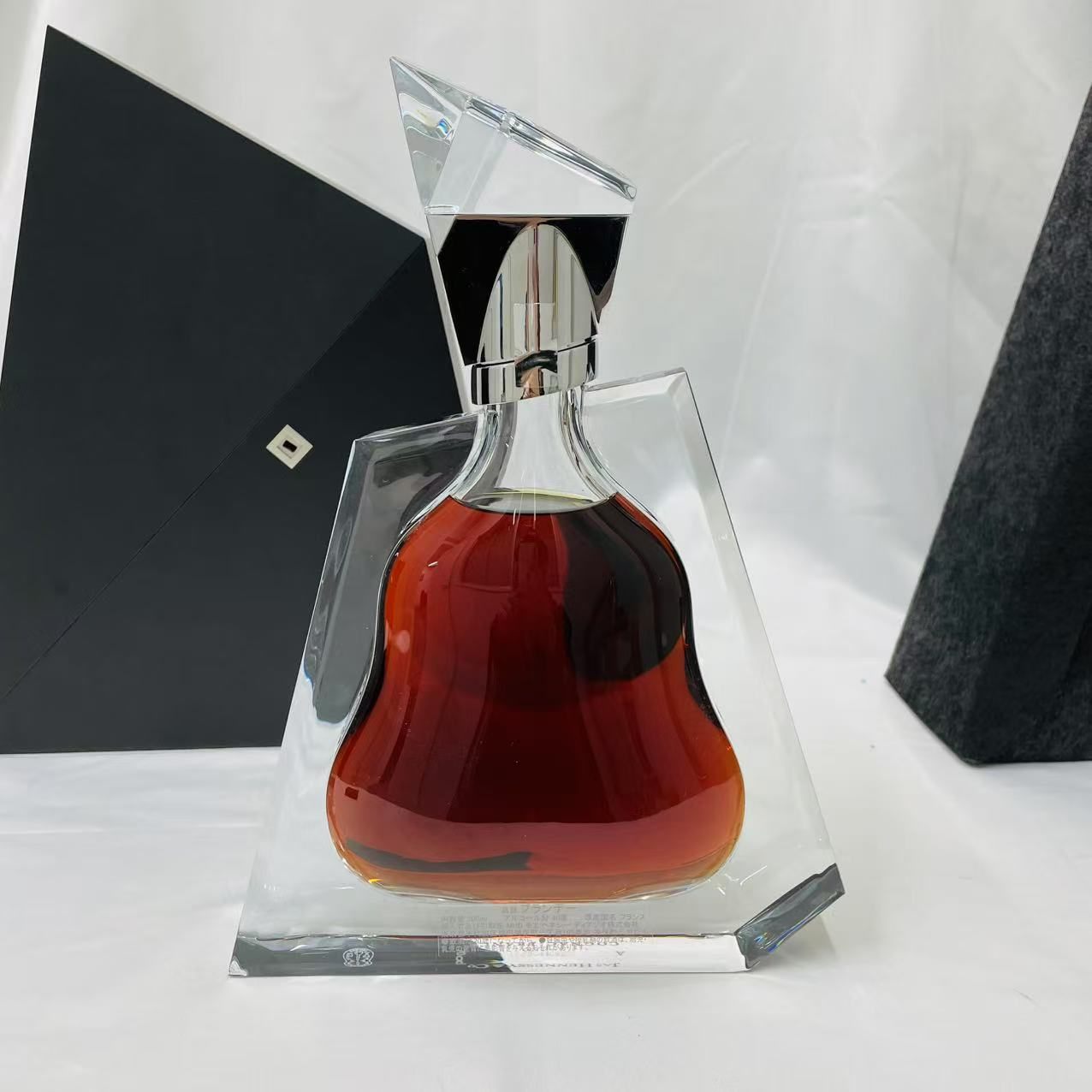 【古酒】ヘネシー リシャール ダニエル リベスキンド 700ml 40% 箱 ケース 冊子付き コニャック HENNESSY RICHARD