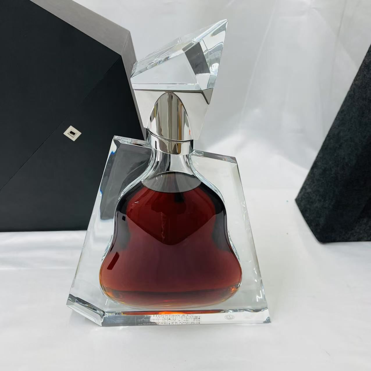 【古酒】ヘネシー リシャール ダニエル リベスキンド 700ml 40% 箱 ケース 冊子付き コニャック HENNESSY RICHARD