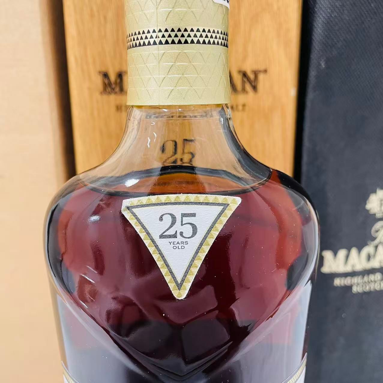 The MACALLAN ザ マッカラン 25年 ヴィンテージ 2021 シェリーオーク 700ml 木箱 専用袋 外箱