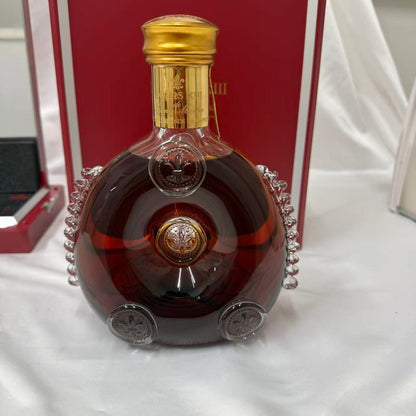 【古酒】【 並行】レミーマルタン ルイ13世 ザ・クラシック 700ml 40度 コニャック 箱/替え栓/冊子/バカラボトル シリアル一致