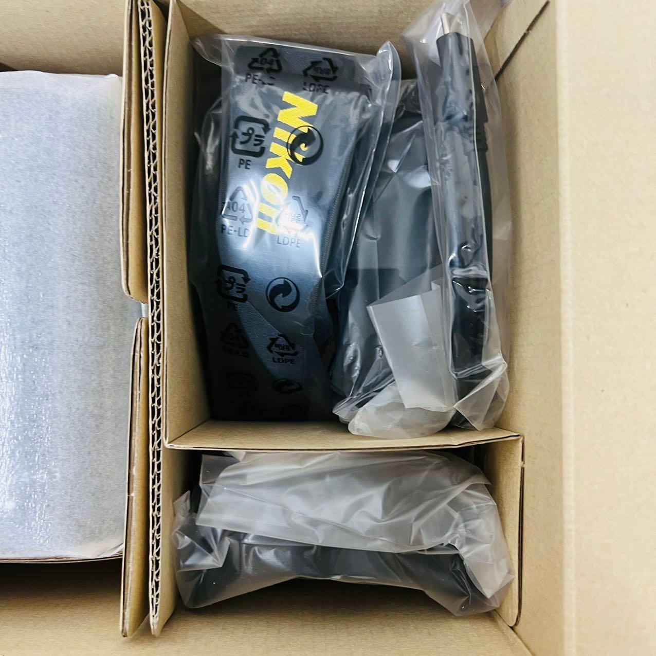 Nikon ニコン ミラーレス一眼カメラ Z5 レンズキット NIKKOR Z 24-200mm f/4-6.3 VR 付属 Z5LK24-200 ブラック