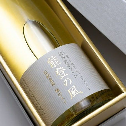 純能登産ワイン 能登の風 2022 伝統金箔 375ml 12度 ギフト箱入り