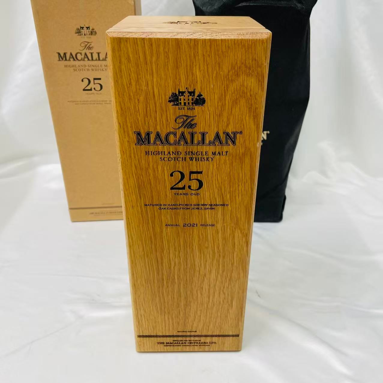 The MACALLAN ザ マッカラン 25年 ヴィンテージ 2021 シェリーオーク 700ml 木箱 専用袋 外箱