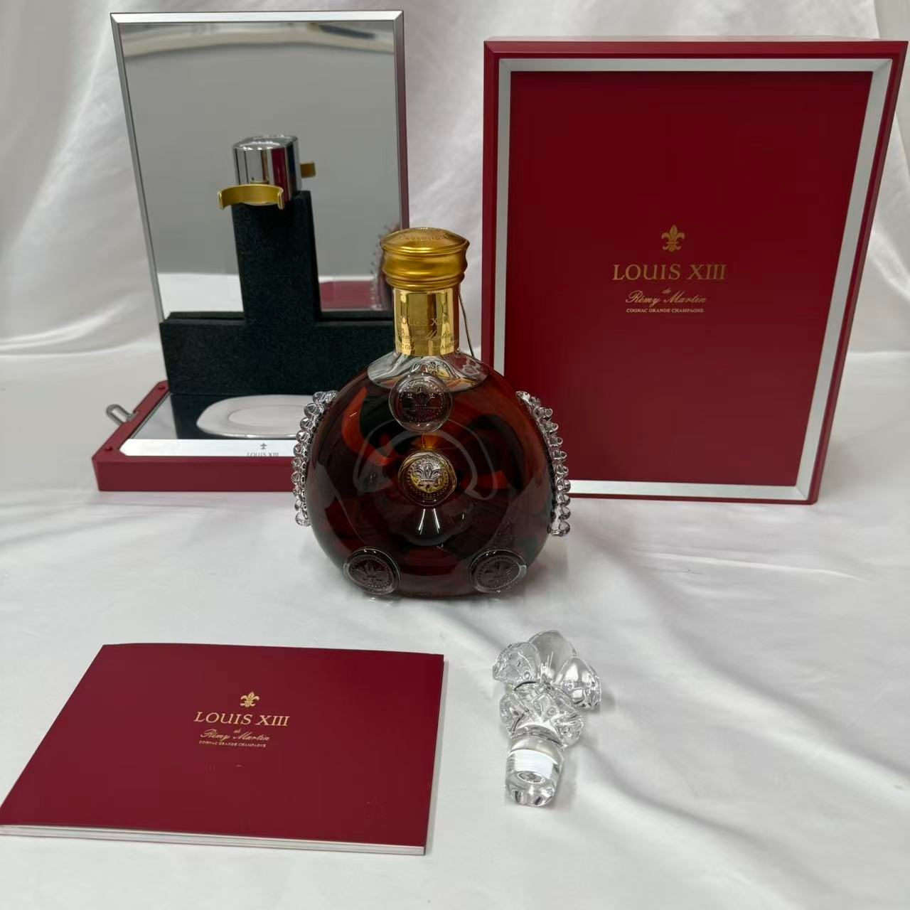【古酒】【 並行】レミーマルタン ルイ13世 ザ・クラシック 700ml 40度 コニャック 箱/替え栓/冊子/バカラボトル シリアル一致