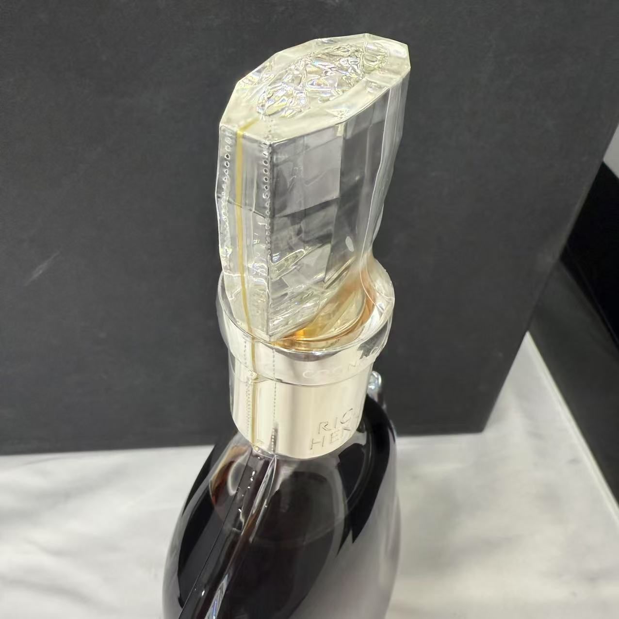 【古酒】【 並行】ヘネシー リシャール 700ml 40度 コニャック HENNESSY RICHARD 箱/外箱/冊子