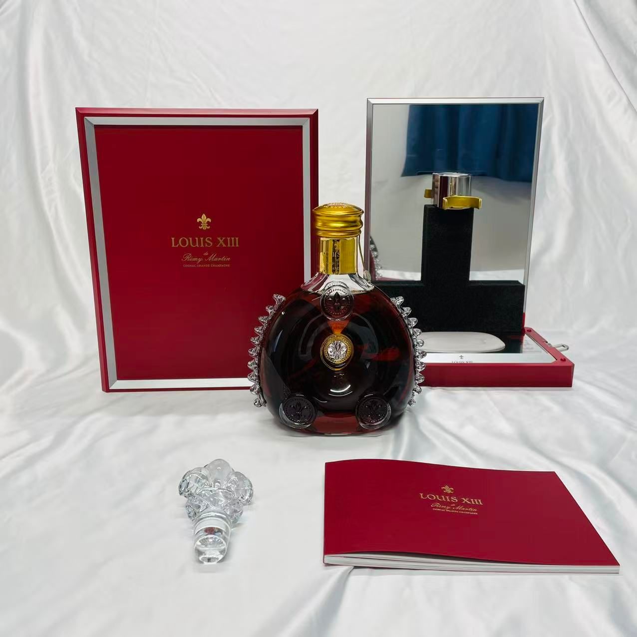 レミーマルタン ルイ13世 ザ・クラシック 700ml 40度 コニャック 箱/替え栓/冊子/バカラボトル シリアル一致